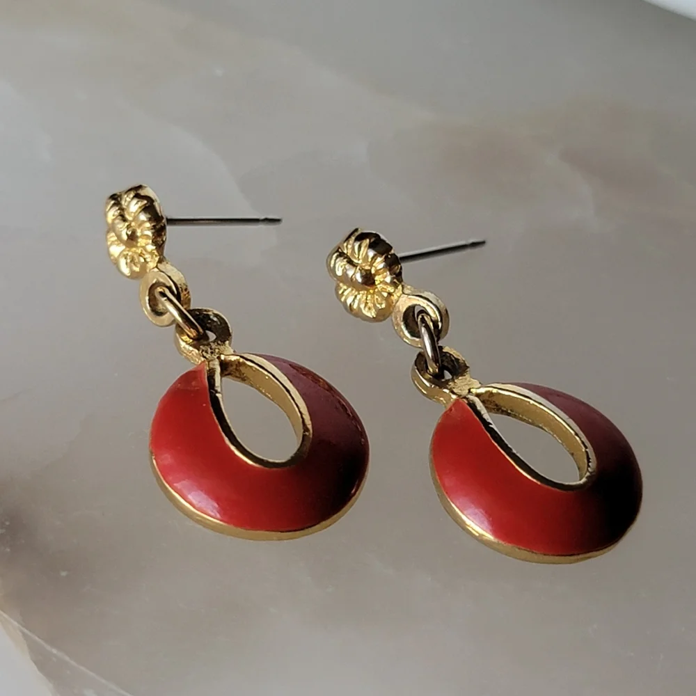 Vintage Keyhole Red Enamel Gold Tone Drop Earrings